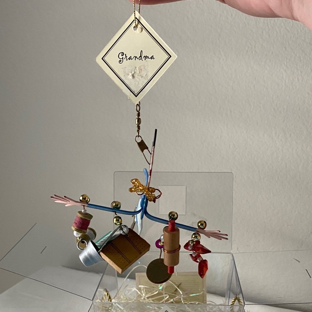 Silvestri Vintage Karen Rossi Fanciful Flights Grandma Metal Ornament - Picture 6 of 8